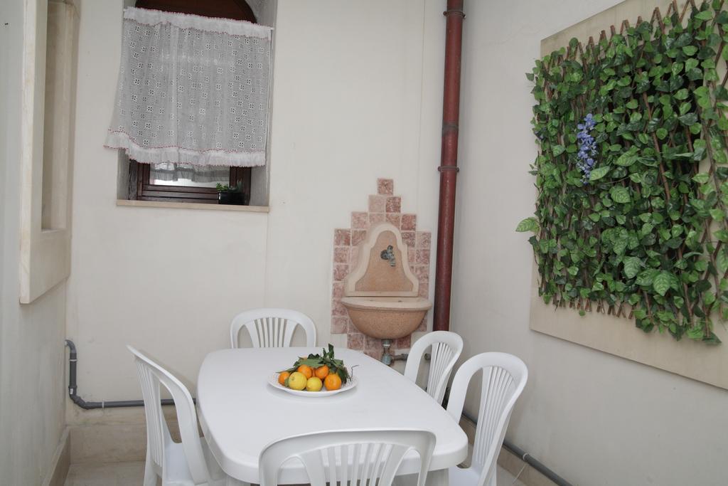 Maestranza Holiday Сиракузы Экстерьер фото